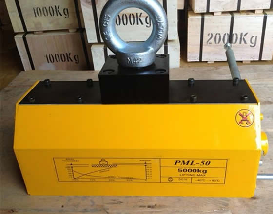 成華永磁起重器庫存一角